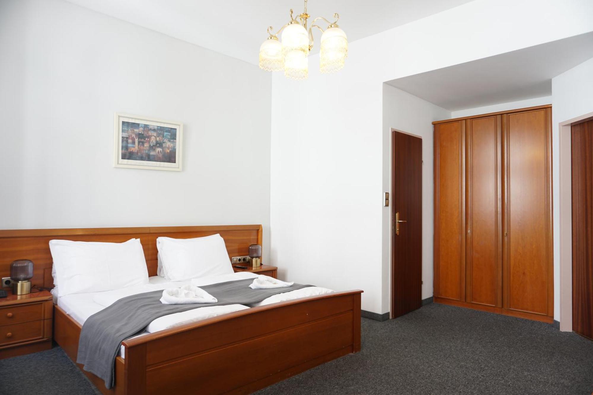Double Room,1540198333:JPEG