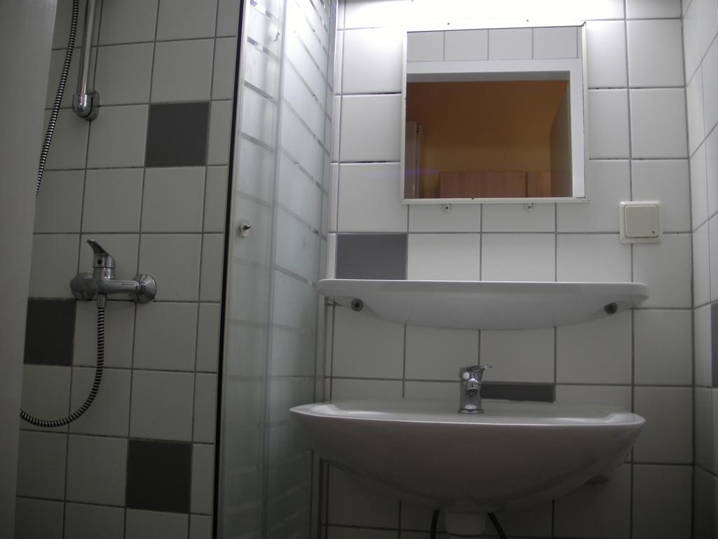 Chambre Quadruple Économique avec Salle de Bains Commune