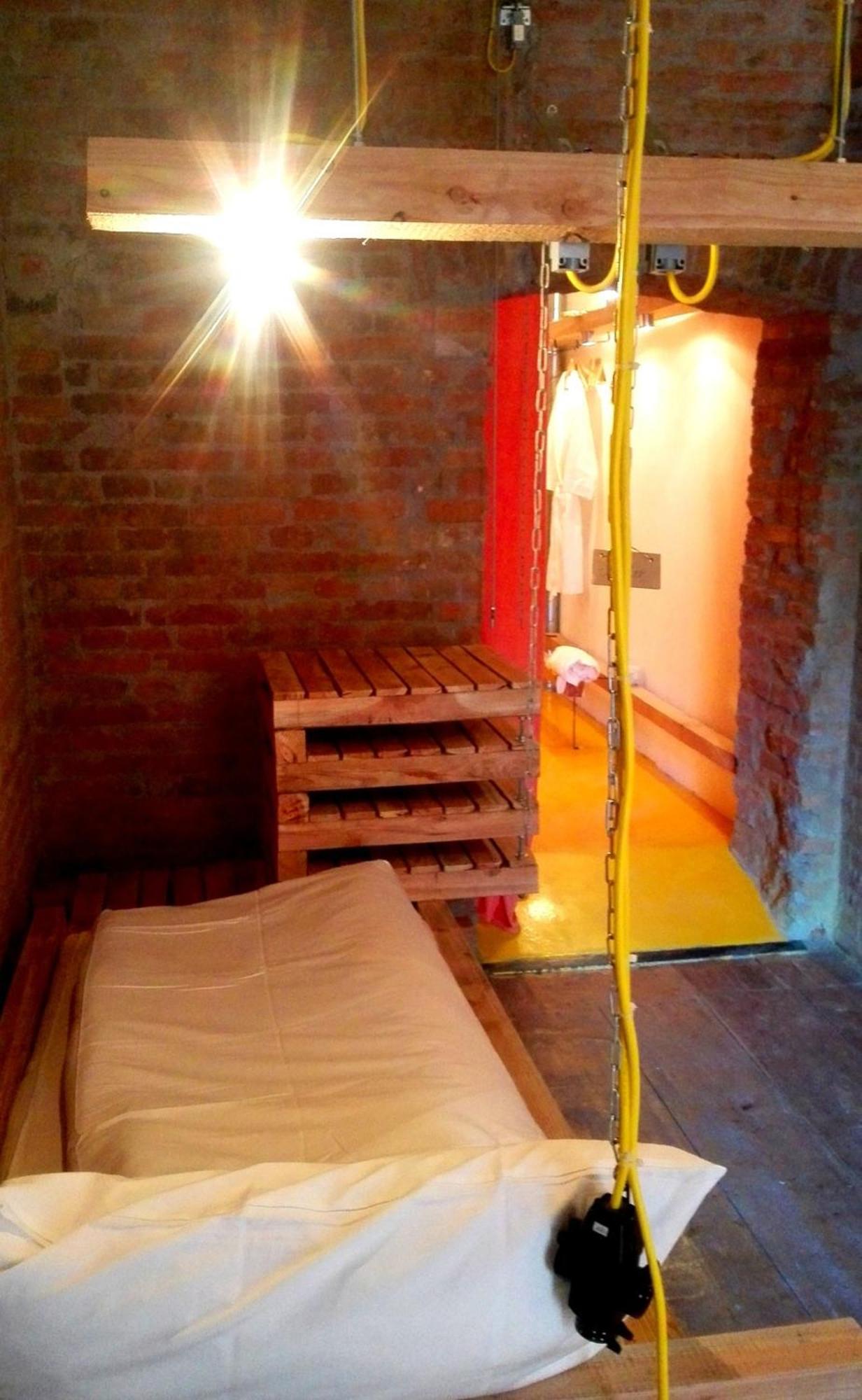 Single Room,204427339:JPEG