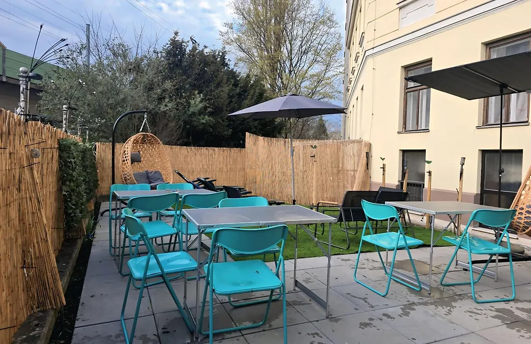 Relaxing Private Rooms Near The Danube River & Millennium City-1