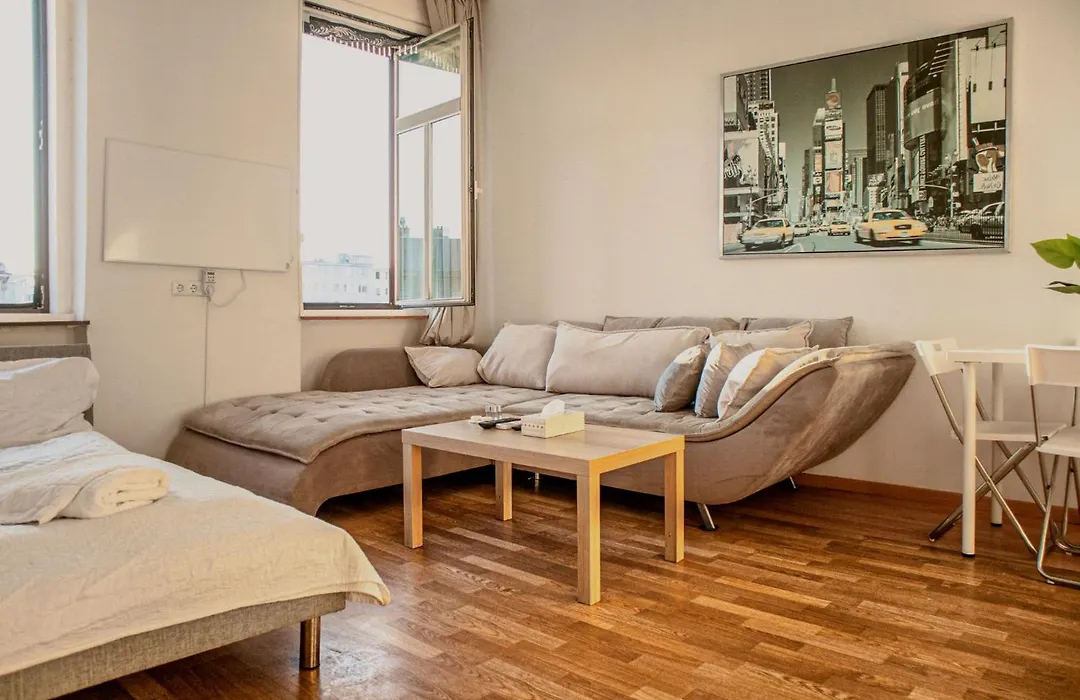 Charming Private Rooms In The Heart Of The City-1