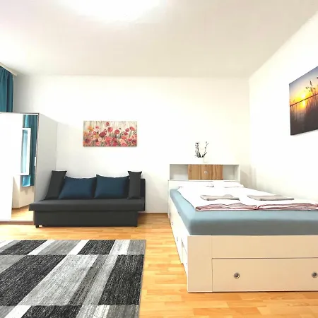7Brunnen Hostel Beds & Rooms-3