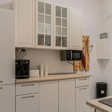 Charming Private Rooms In The Heart Of The City-3